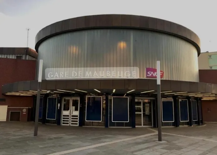 Confort #2, Proche Gare Et Commodites Apartment